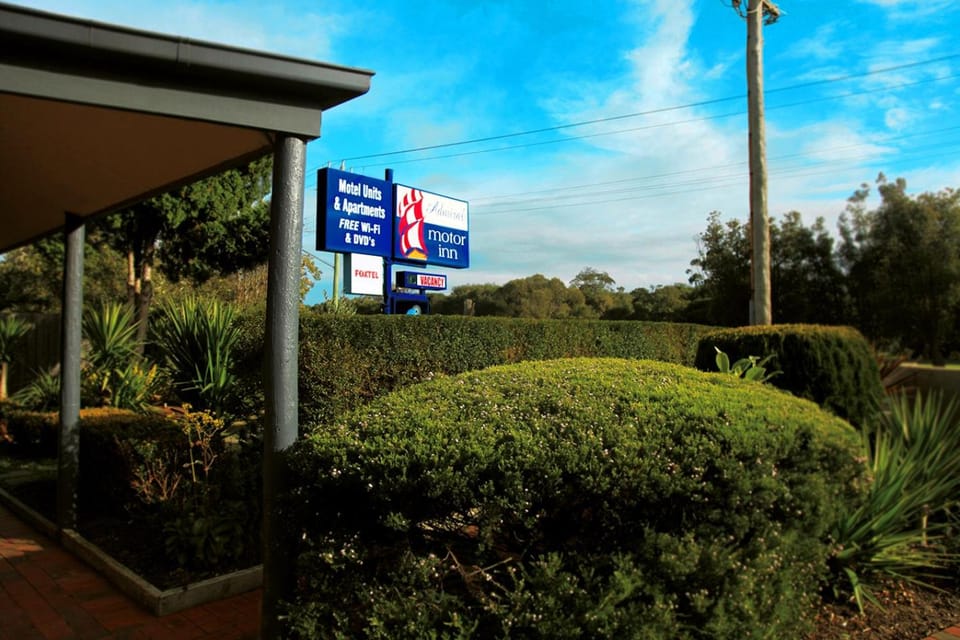 Property logo or sign, Garden view, Street view