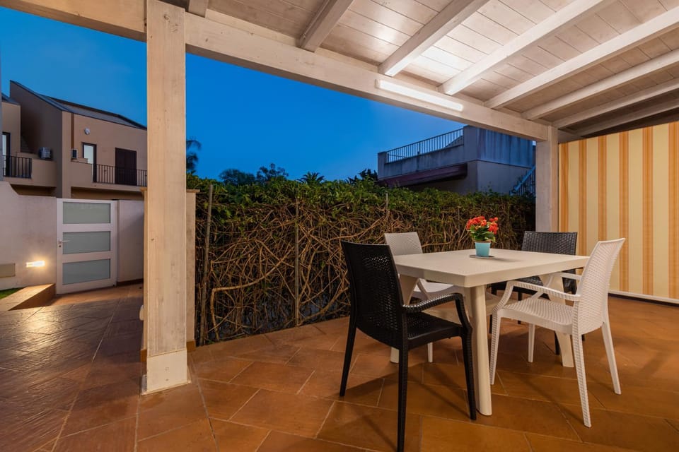 Property building, Balcony/Terrace