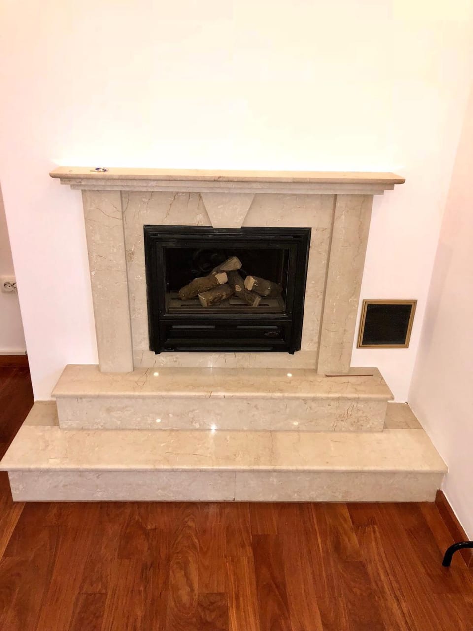 Living room, Decorative detail, Dining area