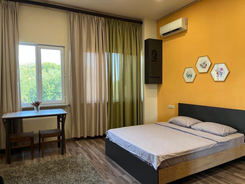 Bed, Bedroom, air conditioner