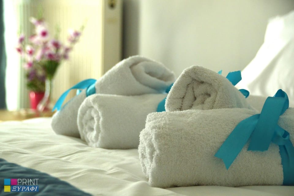 The L Studio Apartment in Nea Peramos