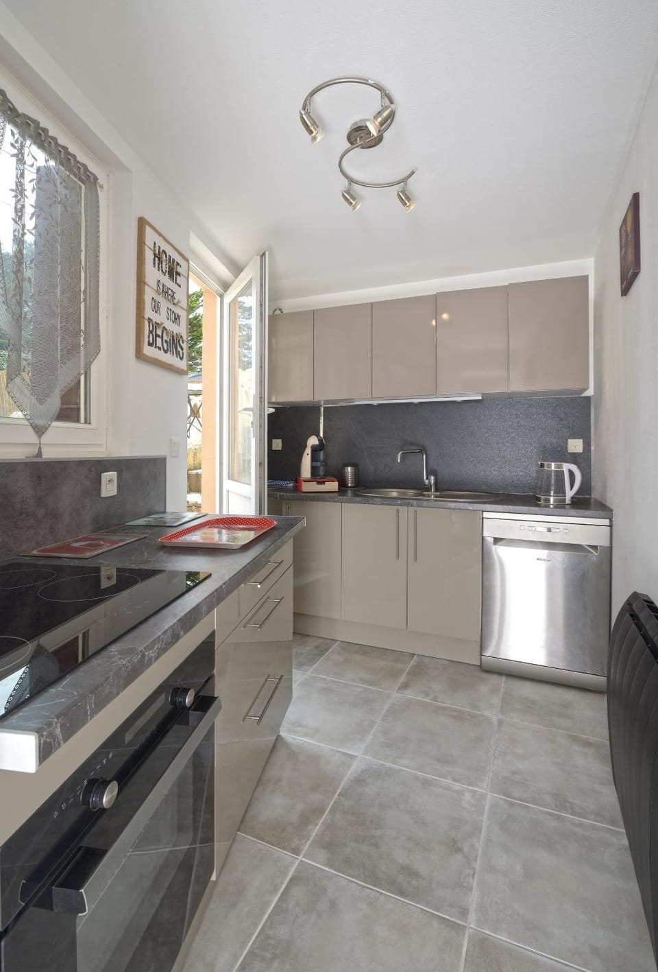 Kitchen or kitchenette