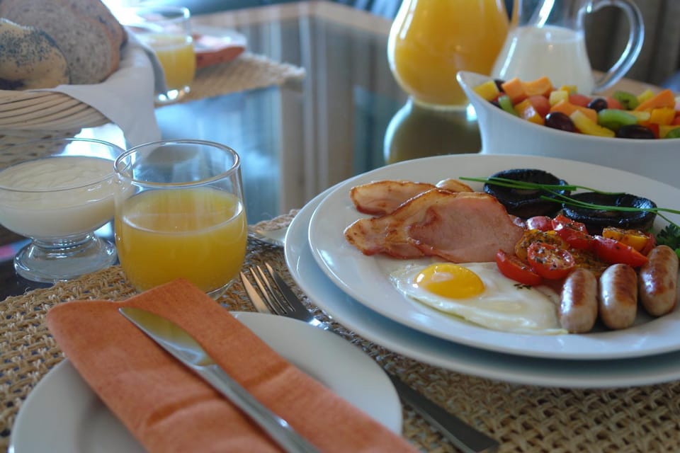 Continental breakfast, English/Irish breakfast