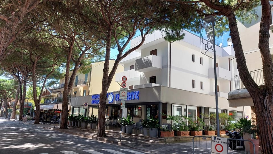 Property building, Neighbourhood