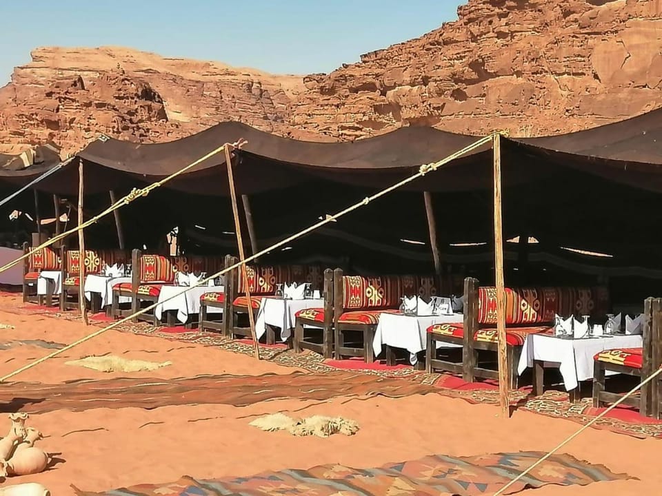 Patio, Restaurant/places to eat, Banquet/Function facilities