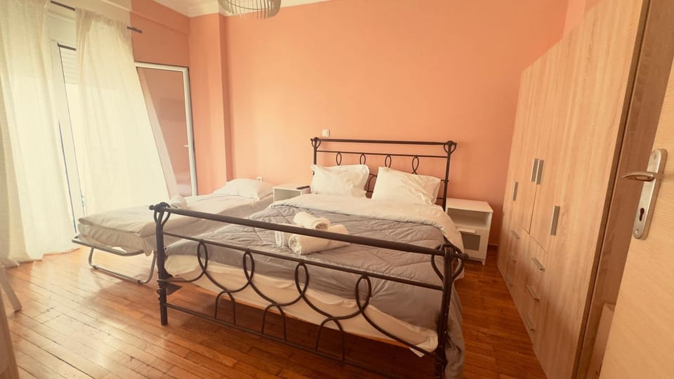 Bed, Photo of the whole room, Bedroom, towels, wardrobe