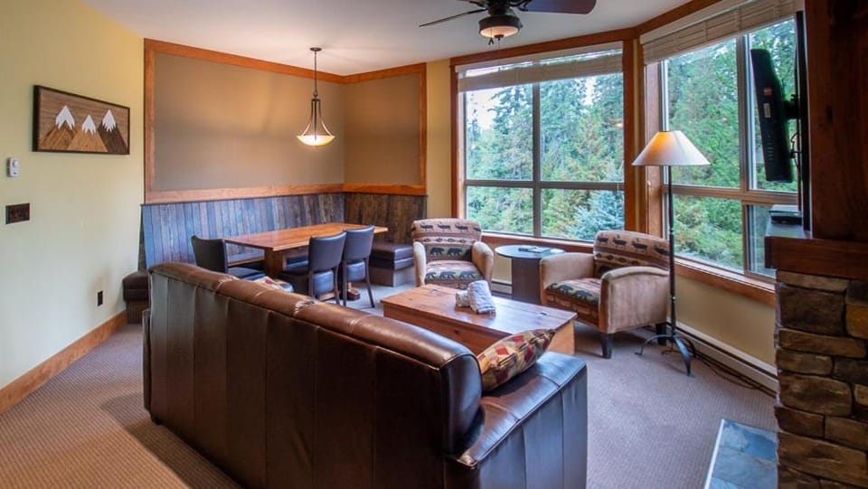 Timberline Lodges by Fernie Lodging Co Apartment in British Columbia