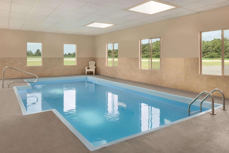 On site, Pool view, Swimming pool, Swimming pool, Family