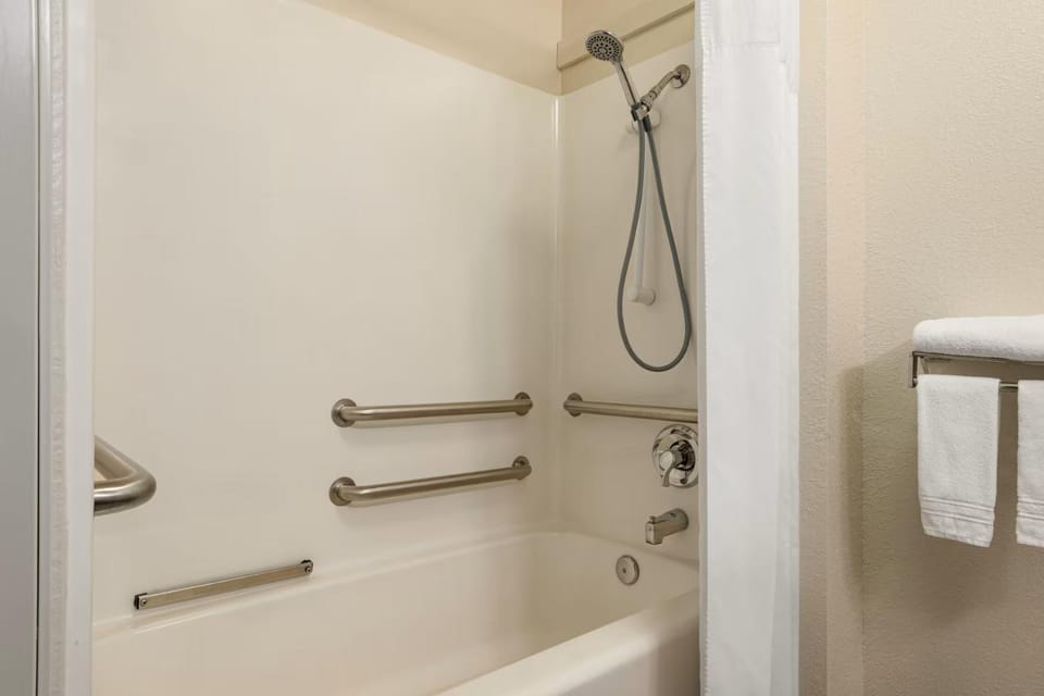 Shower, Bathroom, Bath, towels