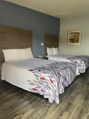 Delux Inn Cleburne Motel in Cleburne