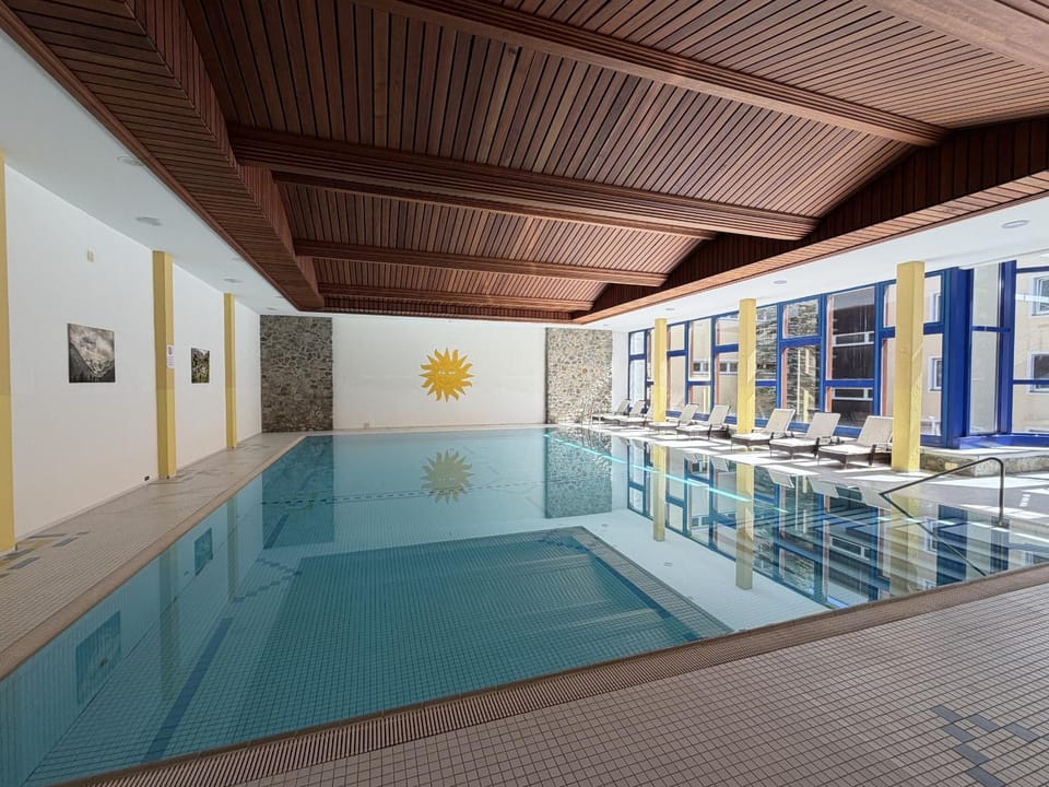 Swimming pool, Swimming pool