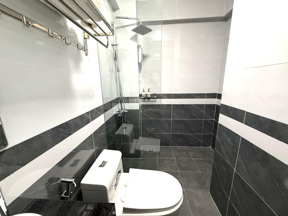 Shower, Toilet, bidet