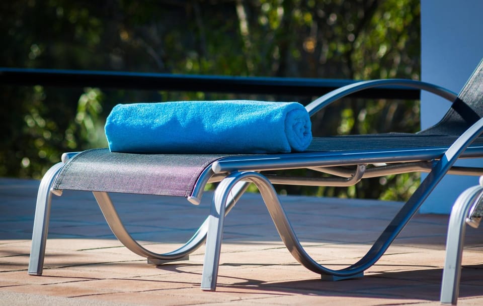 Swimming pool, towels