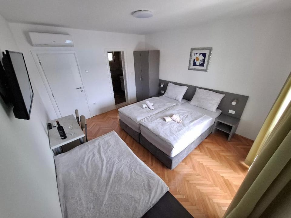 Apartments & rooms Leon Bed and Breakfast in Neum