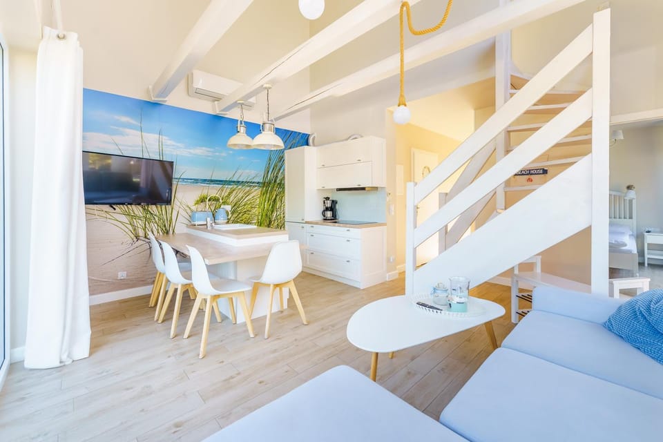 TV and multimedia, Kitchen or kitchenette, Seating area