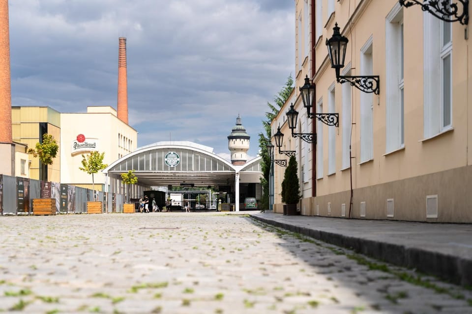 Off site, Location
