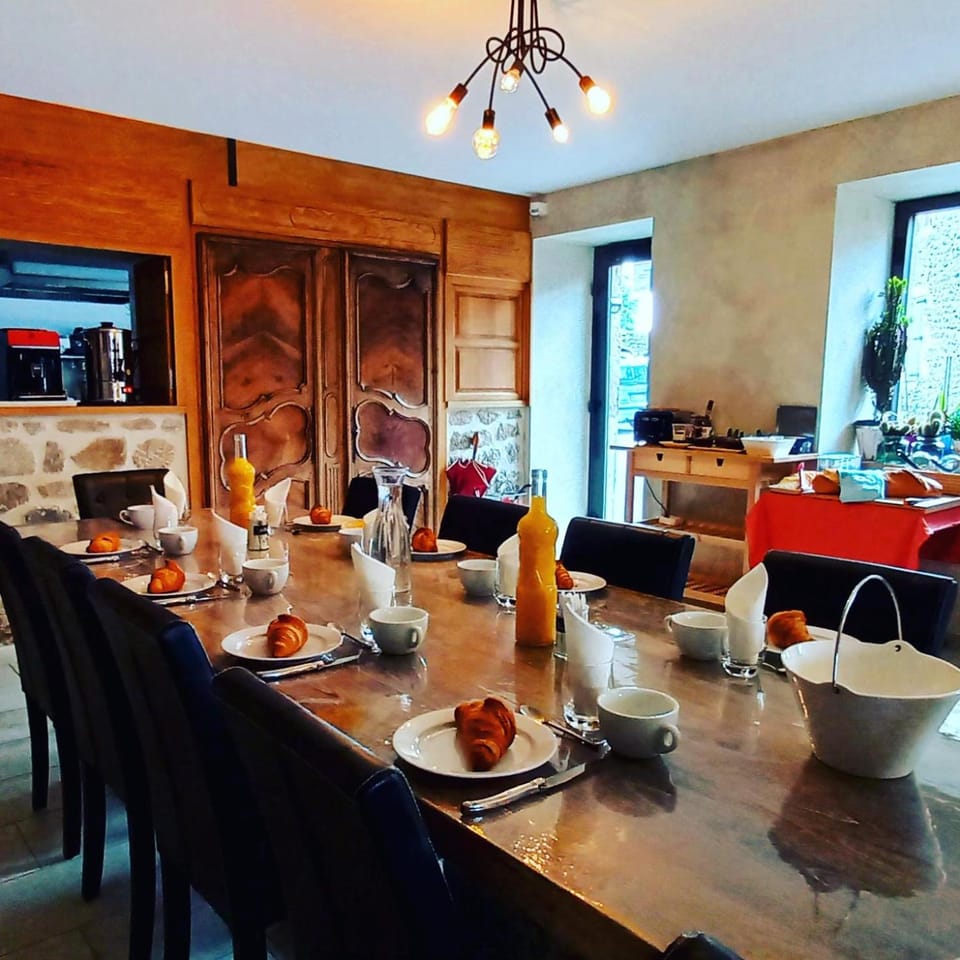 Food and drinks, Dining area, Food, Breakfast, Drinks