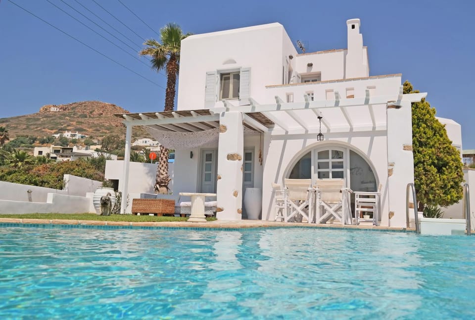 Property building, Swimming pool, Swimming pool