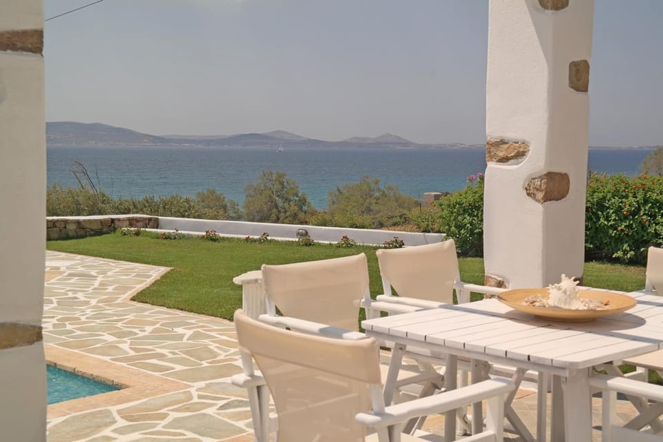 Property building, Balcony/Terrace, Lounge or bar