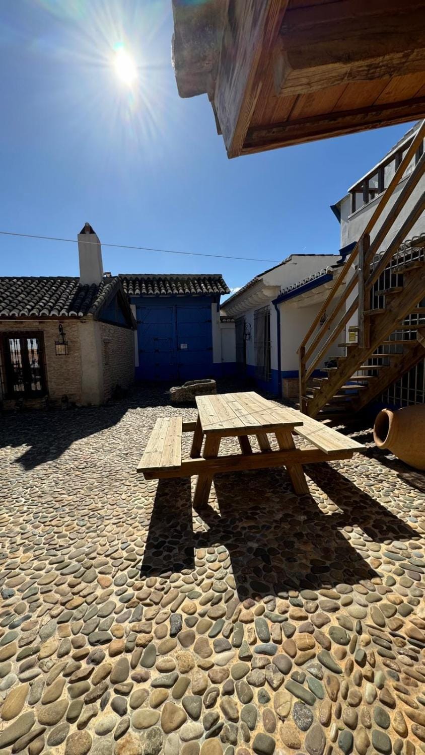 Patio, BBQ facilities, Banquet/Function facilities