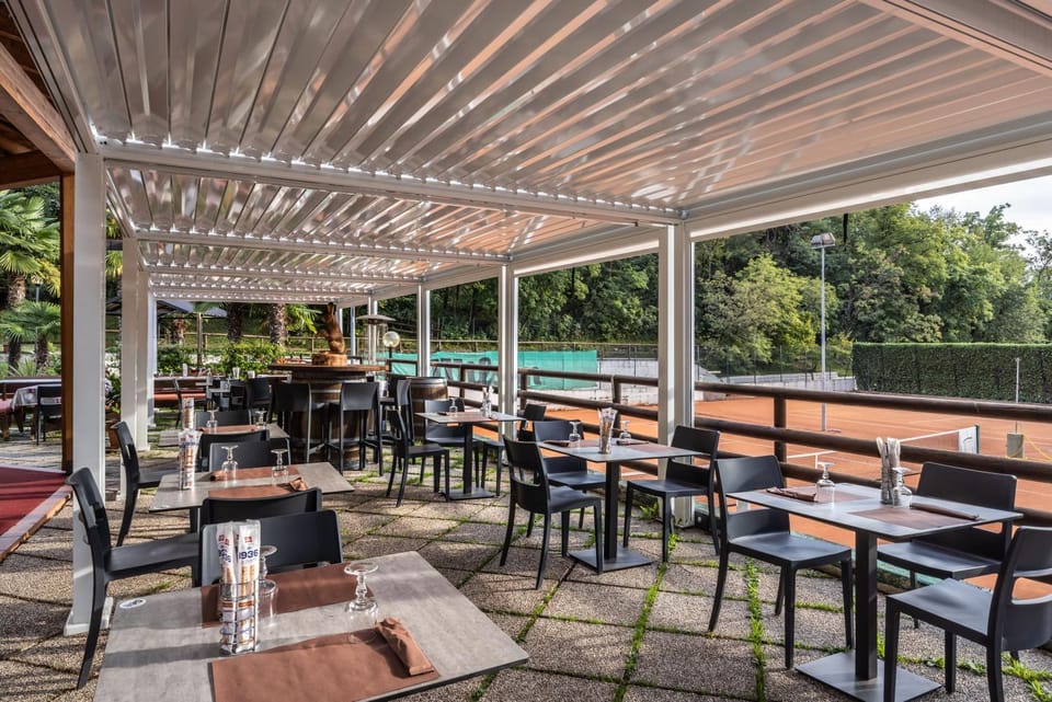 Restaurant/places to eat, Day, View (from property/room)