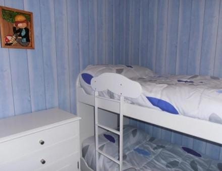 bunk bed