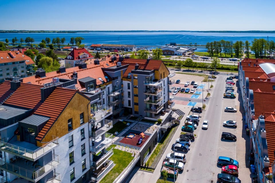 Neighbourhood, Street view