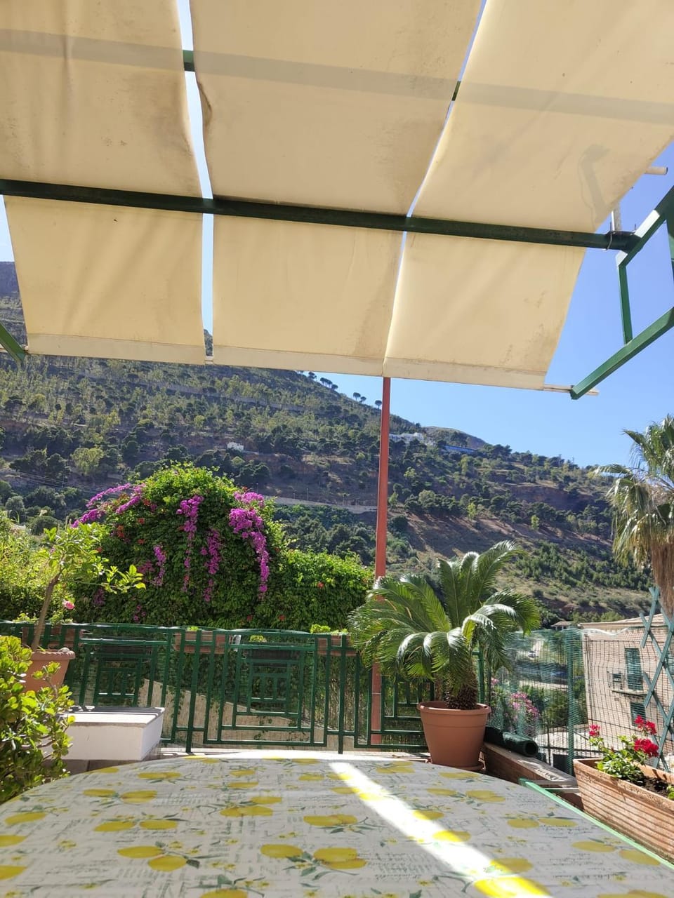 Balcony/Terrace, Mountain view