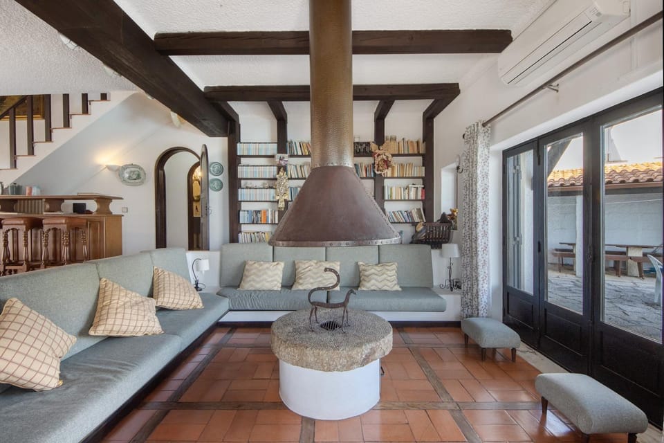 Property building, Living room