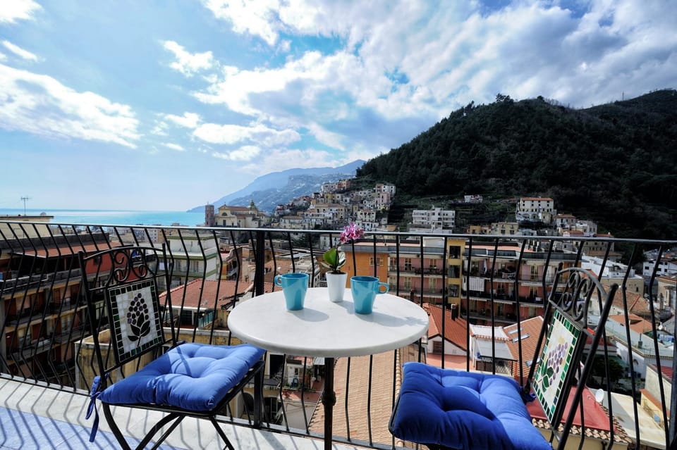 Balcony/Terrace, Balcony/Terrace, Landmark view, Mountain view, Sea view