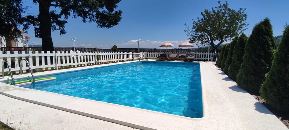 Swimming pool, Swimming pool