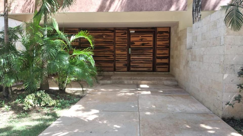 Property building, Facade/entrance