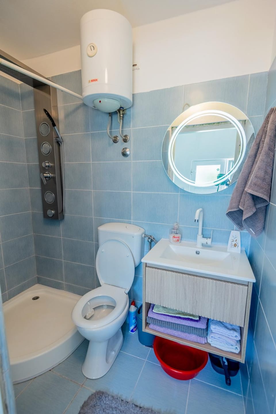 Shower, Toilet, Bathroom