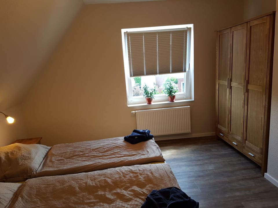 Bed, Photo of the whole room, Bedroom, towels, wardrobe
