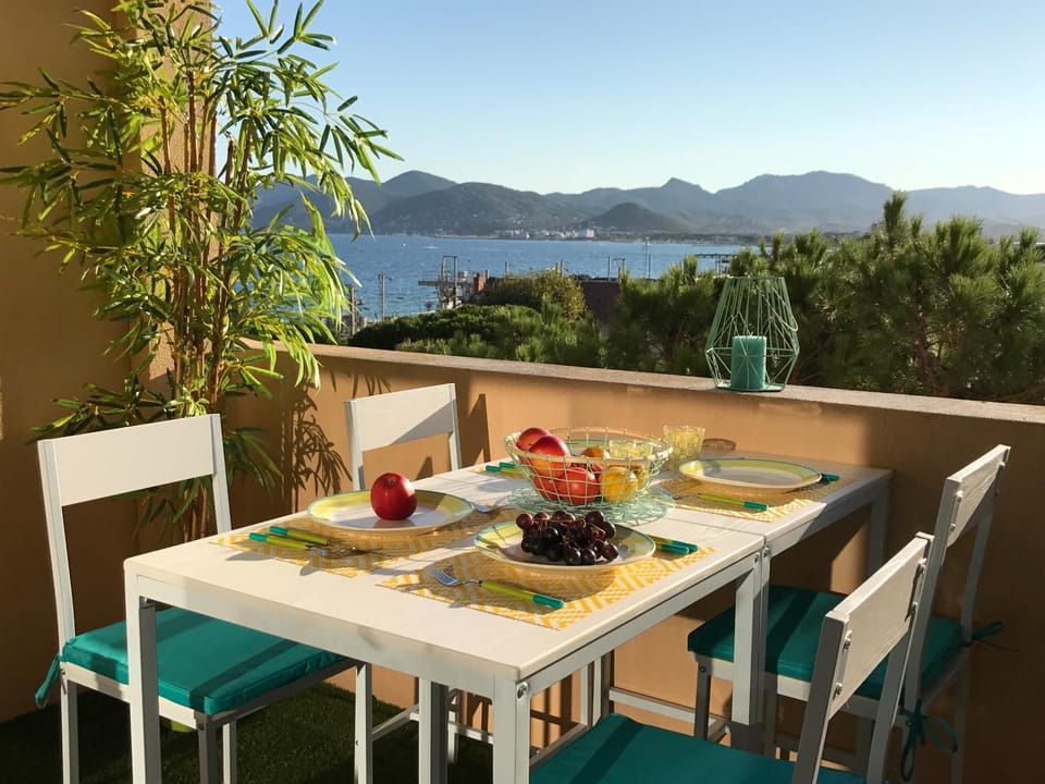 Balcony/Terrace, Decorative detail, Mountain view, Sea view, Sunset