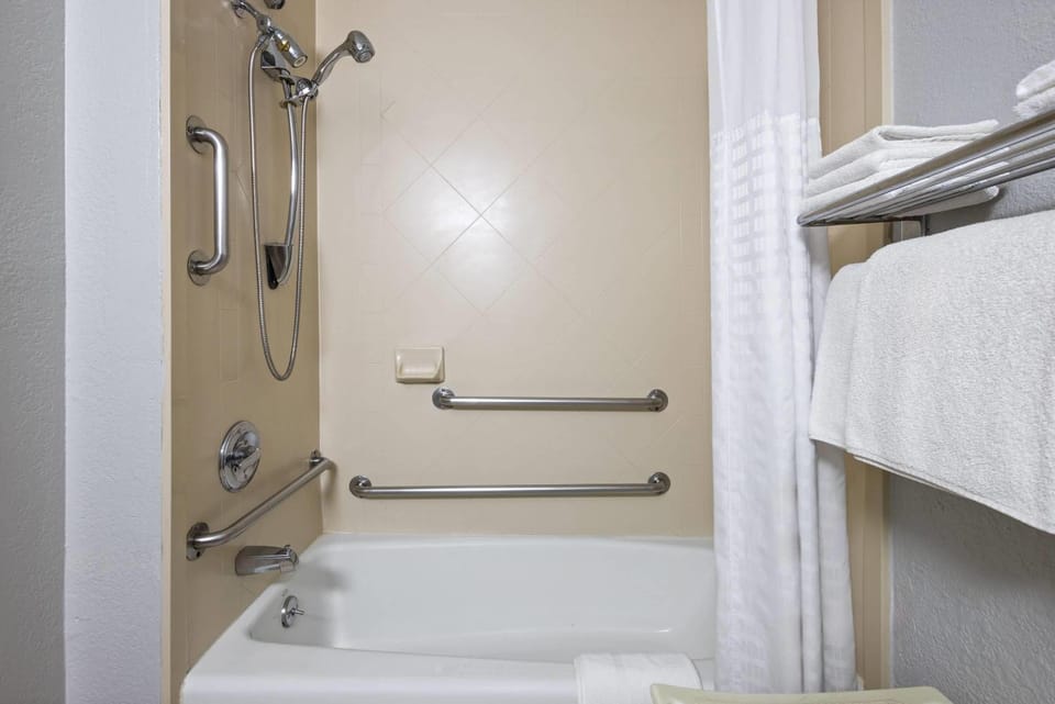 Bathroom, acessibility