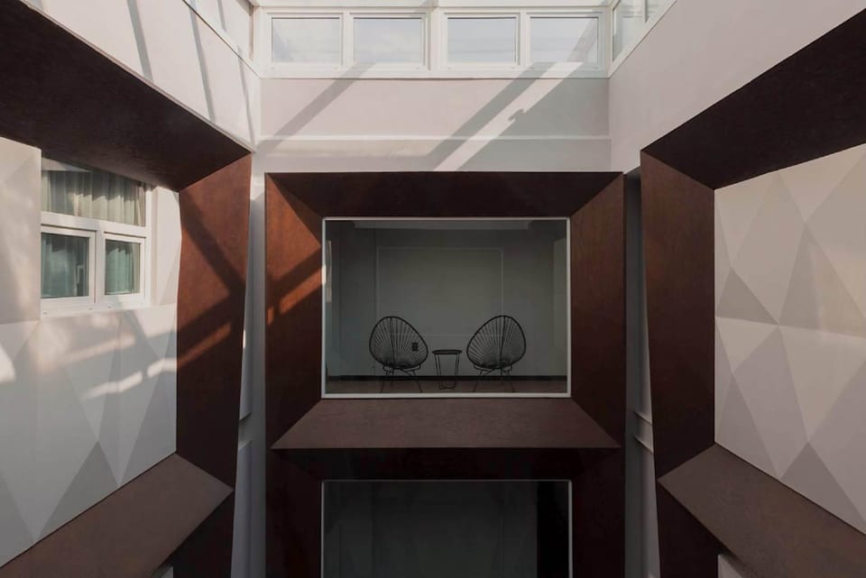 Balcony/Terrace, Decorative detail