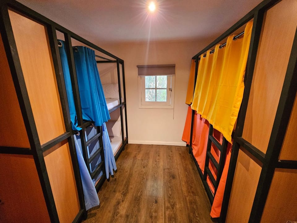 Bed, bunk bed