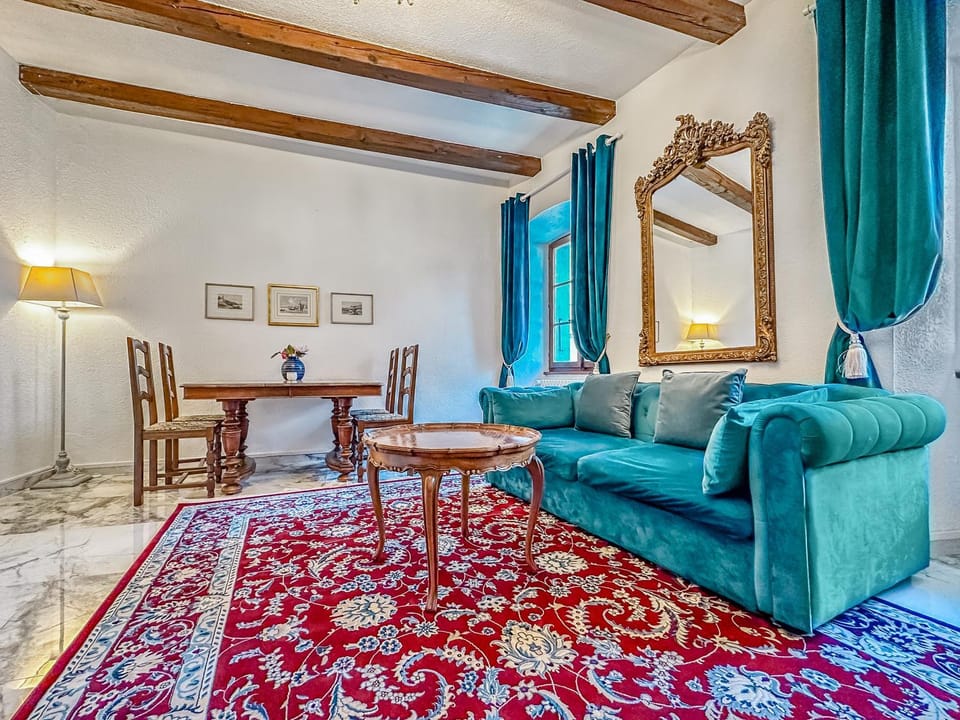 Château du Châtelard | Unique Apartment Apartment in Montreux