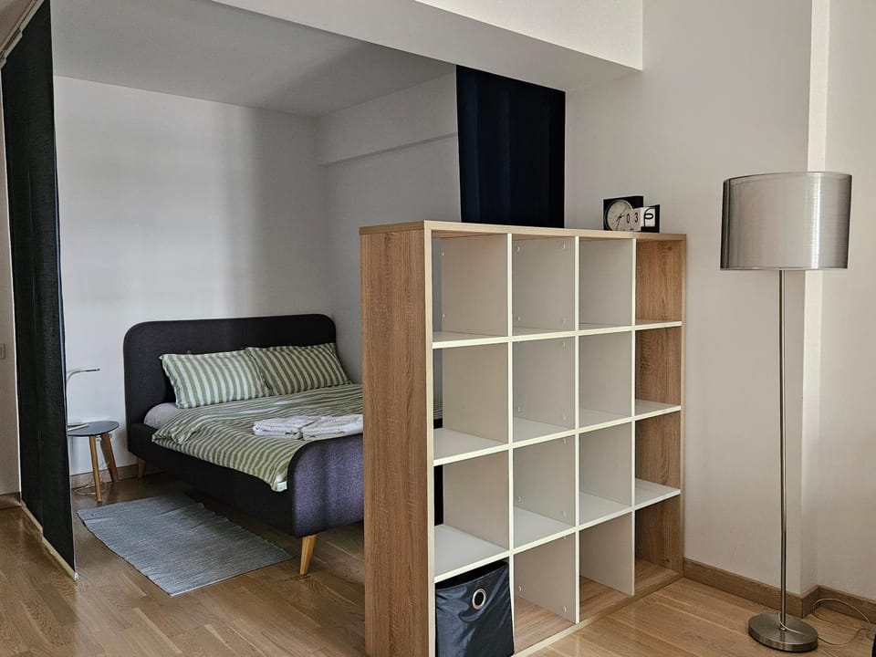Bed, Library, Photo of the whole room