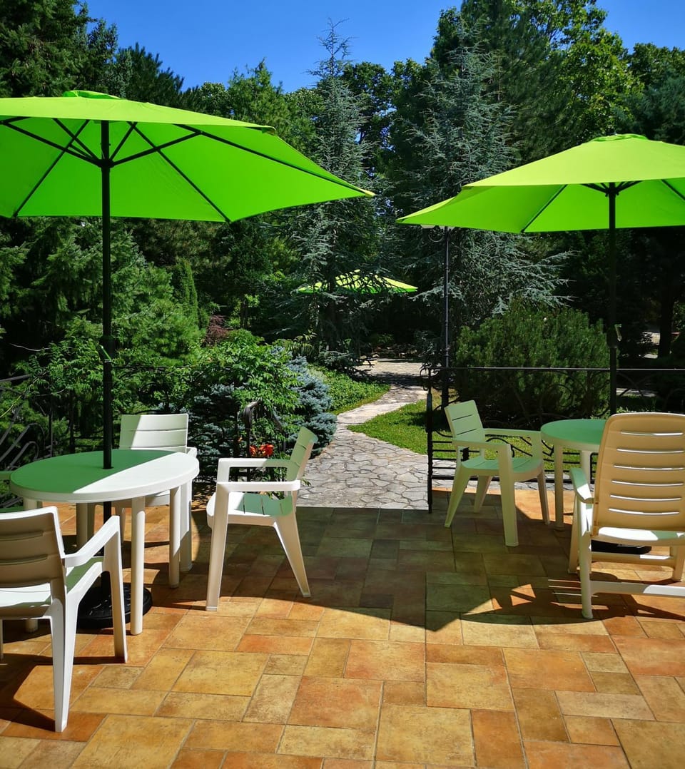Property building, Patio, Garden, Garden view