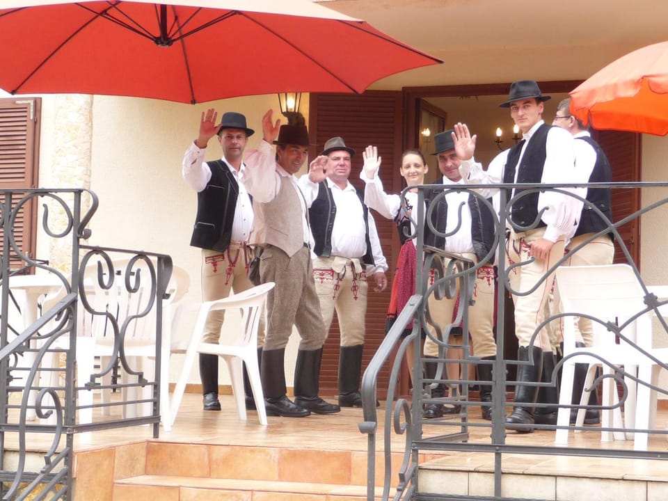 Balcony/Terrace, group of guests