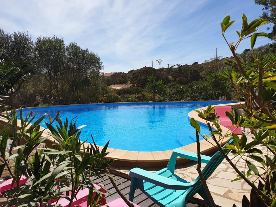 Swimming pool, Swimming pool