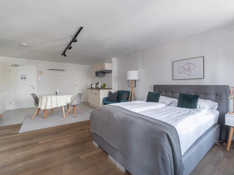 Bed, Bedroom, kitchen