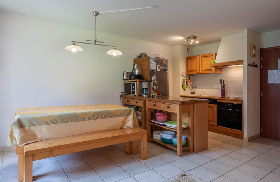 Dining area, kitchen