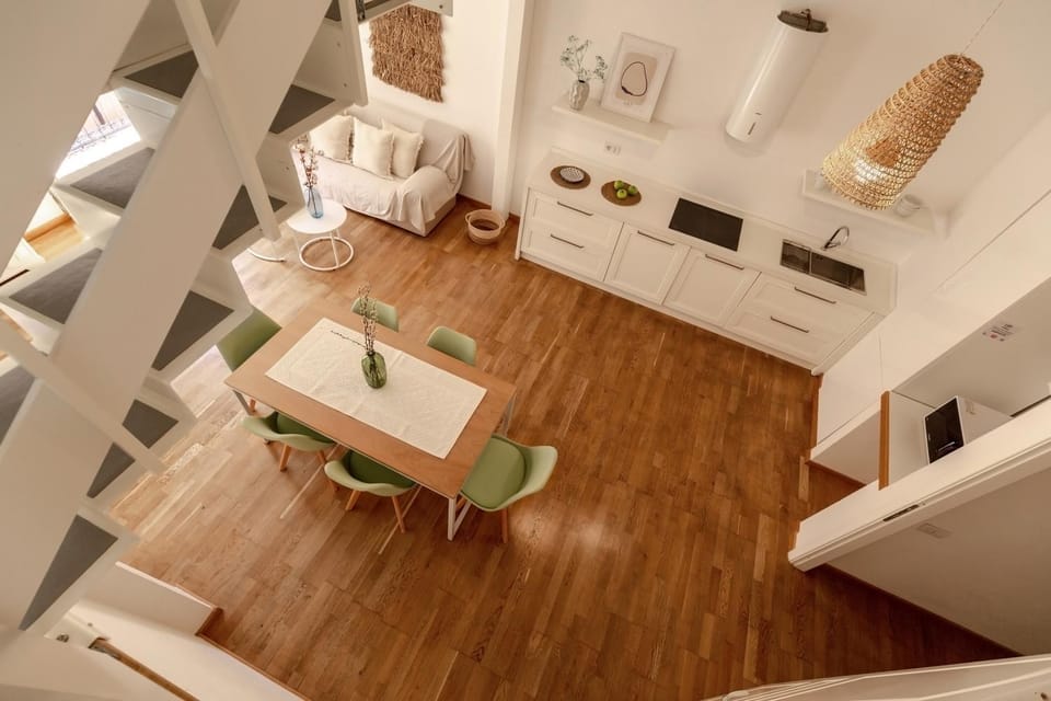 View (from property/room), Kitchen or kitchenette, Living room