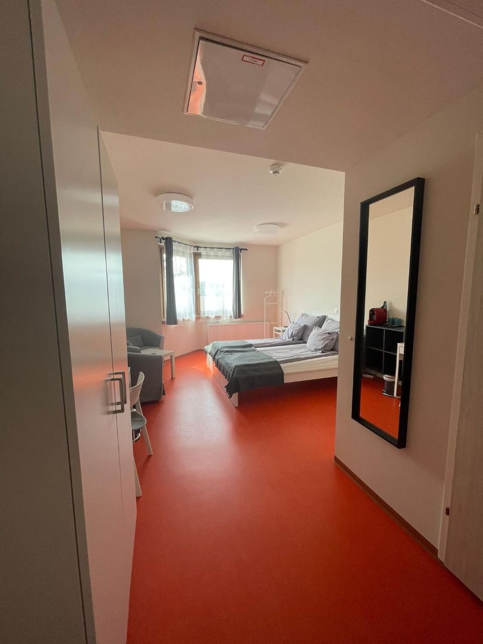 Photo of the whole room, Bedroom