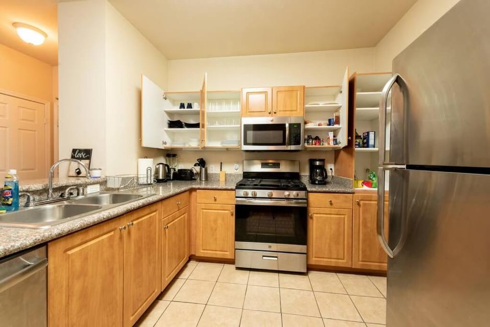 EASE Premier Suites - Venice Apartment in Marina del Rey