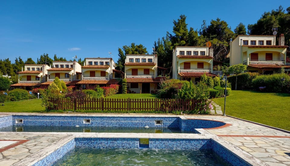 Swimming pool, Swimming pool