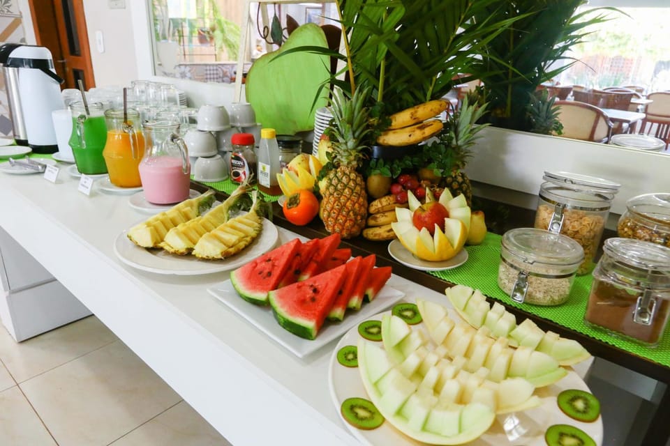 Restaurant/places to eat, Buffet breakfast